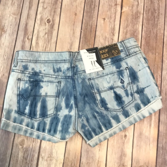NWT Volcom jean shorts! - Picture 7 of 7